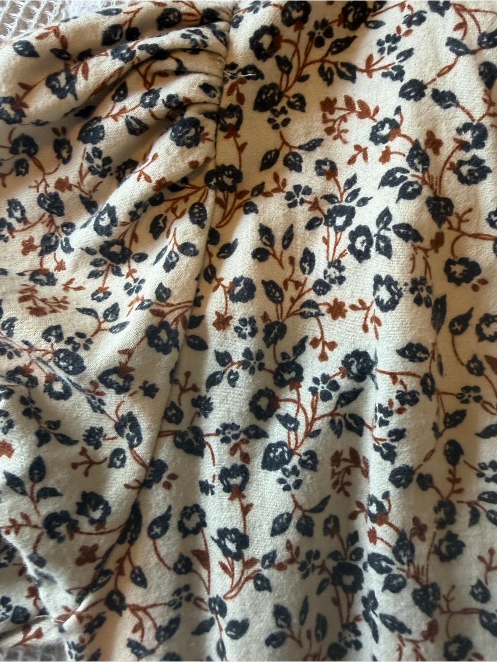 Kourt by Few Moda Floral Tie-Sleeve Mini Dress - Picture 3 of 4